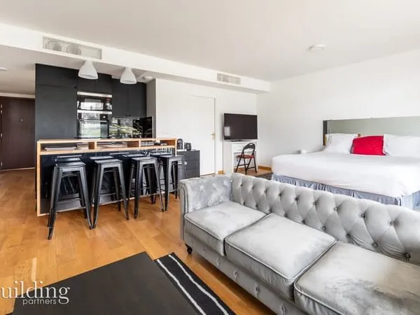 A vendre - Neuilly-sur-Seine Île de la Jatte - Grand studio de 51,65 m² avec vue Seine