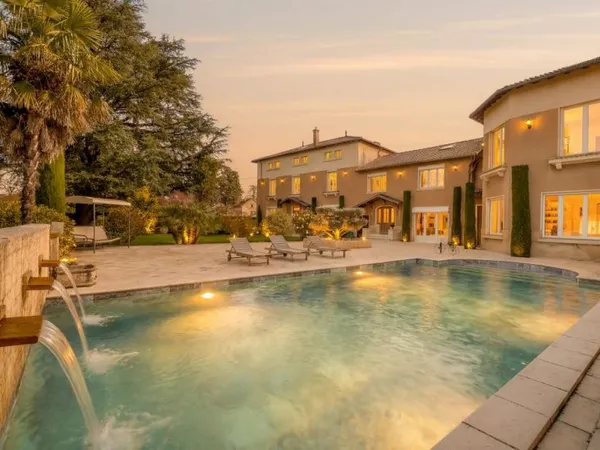 Maison de luxe 13 pièces 423 m²