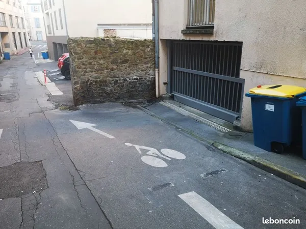 Place de Parking 2 Roues en Hyper Centre