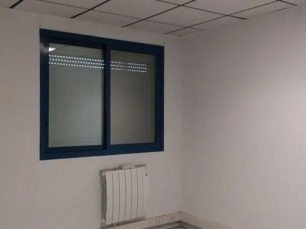 Dpt Savoie (73), à louer CHALLES LES EAUX bureau 12 m²