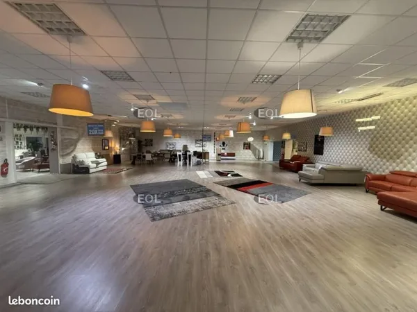 Local bureaux 1 400 m²