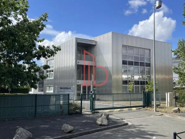 Bureaux 1090 m²