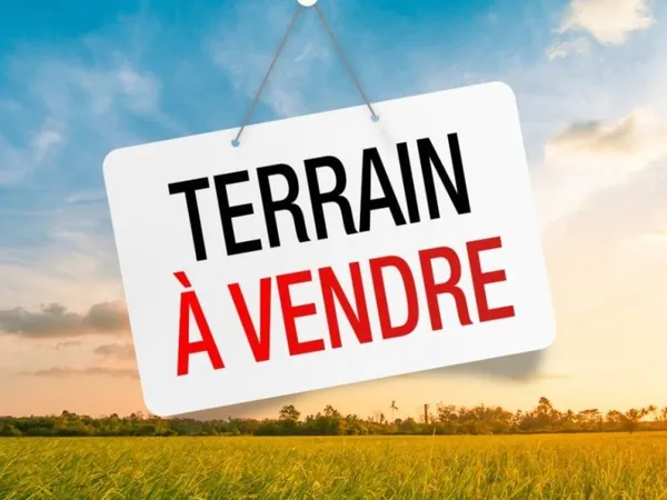 Terrain 921 m²