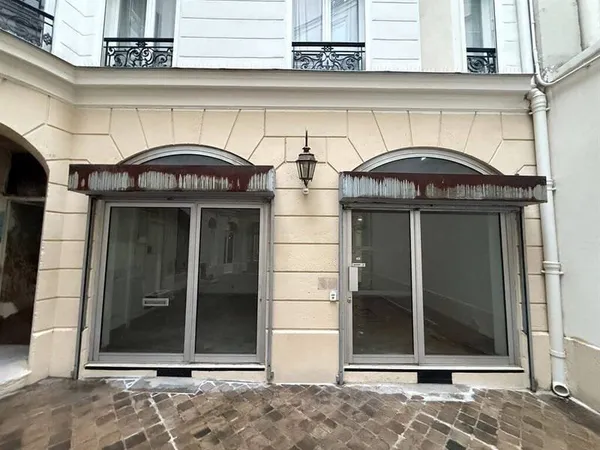 Boutique 1 pièce 54 m²
