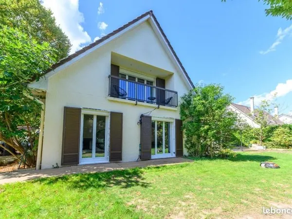 Maison familiale rénovée - 9 pièces - 274 m² - Grand jardin clos - La Queue‑en‑Brie