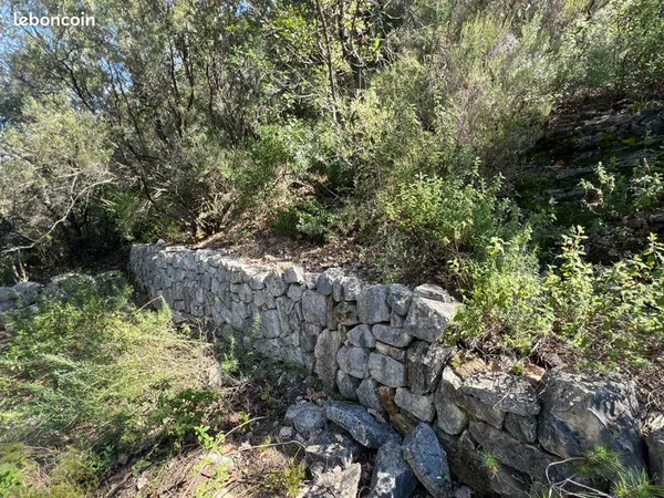 Roquefort les Pins Terrain de loisirs 1050 m2 - bien placé - vue panoramique