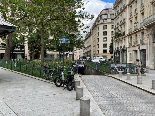Parking 12 m²