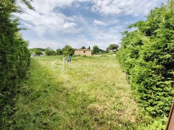 Terrain 565 m²