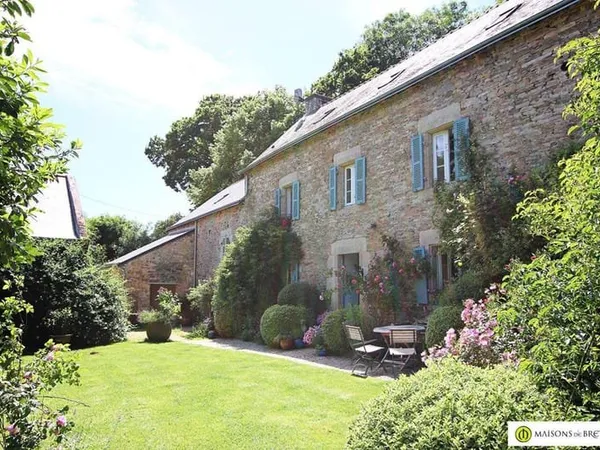 Maison 8 pièces 225 m²