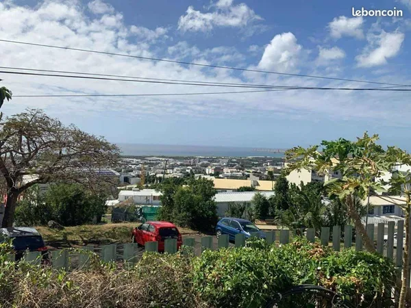 Colocation villa rénovée avec jardin vue mer au Moufia Sainte-Clotilde