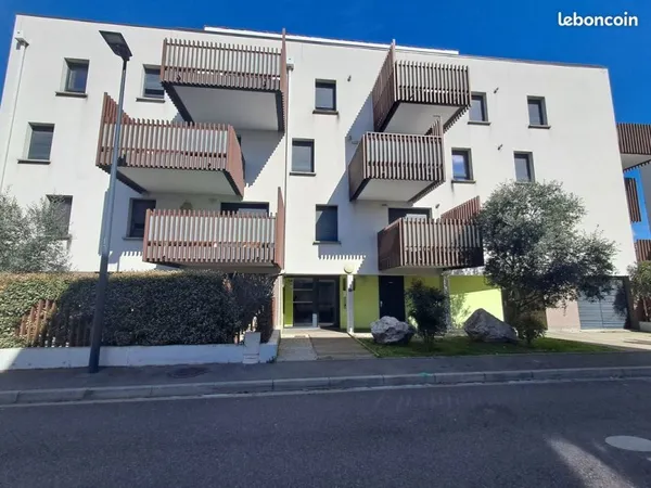 Particulier vend- Toulouse 31200 - Appartement T3 de 64 m² + terrasse de 9 m² + 2 places de parking 