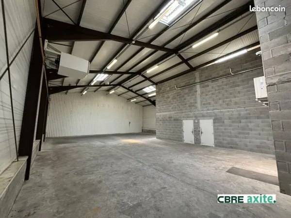 LOCAL D'ACTIVITE 950 m² CHALLES LES EAUX
