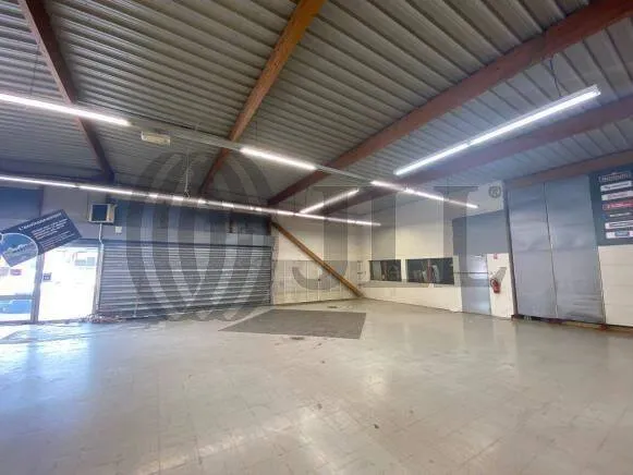 Local d'activité 1264 m²