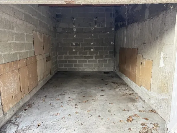 GARAGE PROCE