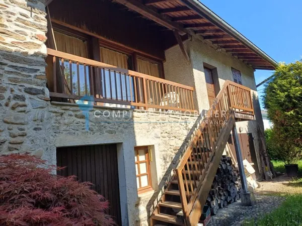 Pontcharra (38) - Maison de Village a rénover