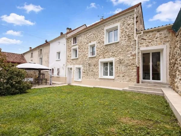 Charme de la Pierre et Modernité : Maison Coup de Coeur de 140 m²