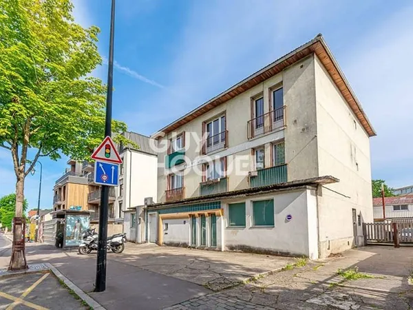 Bâtiment 3 pièces 393 m²