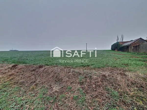 Terrain 2600m2, 33m de façade!!!