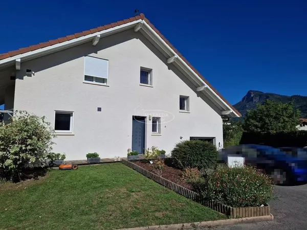 Propriété 5 pièces 143 m²