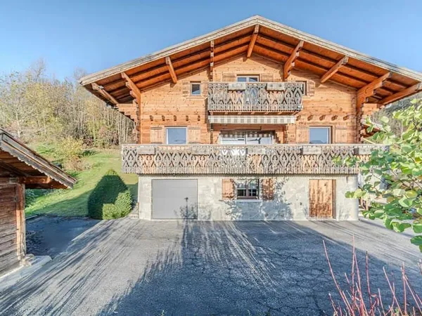 Maison 5 pièces 200 m²