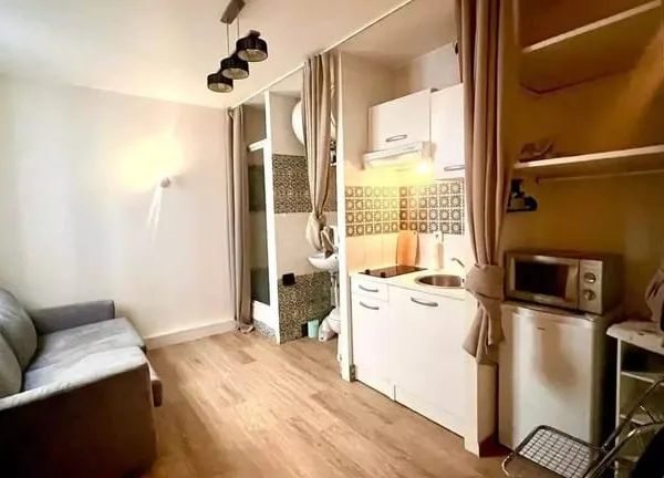 Studio 1 pièce 11 m²