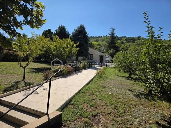 À Vendre - Maison de 72 m² sur 1380 m² de terrain - Céreste-en-Luberon (04)