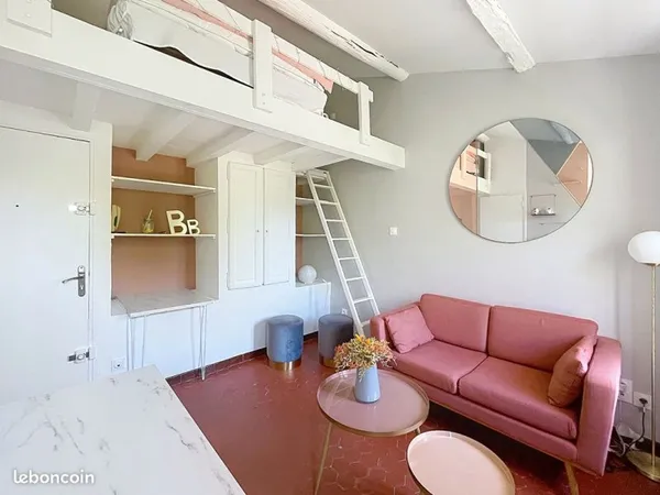 Studio 1 pièce 13 m²