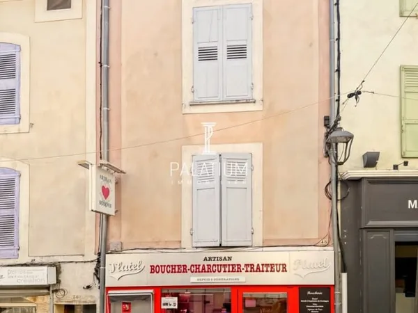 À louer - Local commercial avec logement attenant - 158 m²