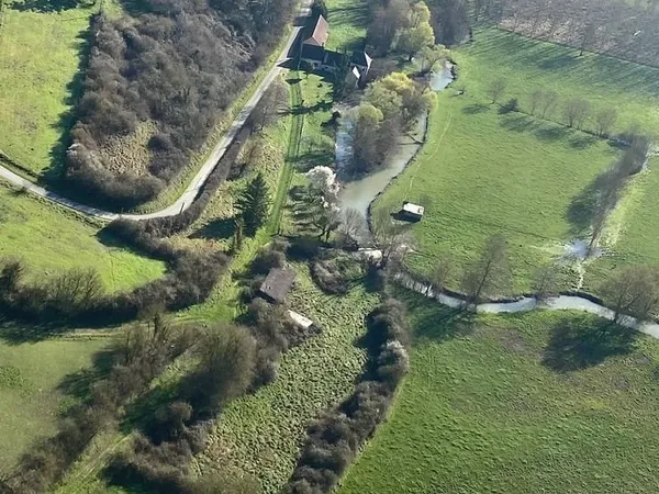 Ancien moulin de 253m2 avec son brief en eau et 2ha49a79ca de terrain
