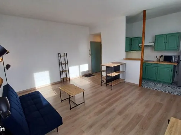 Grand appartement F2 meublé proche gare Montargis (48m²)