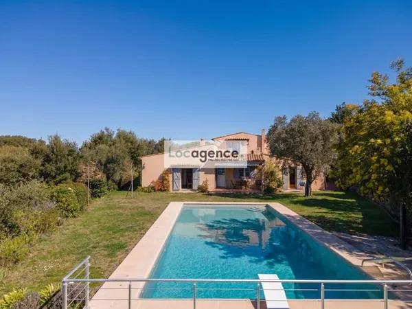 Les Plaines : villa indépendante de plain pied avec piscine