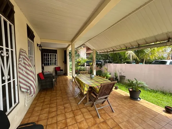 Maison Matoury 6 pièce(s) 230 m2