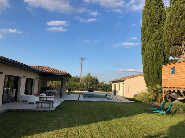 Maison contemporaine de 208m2 et 1400m2 de terrain
