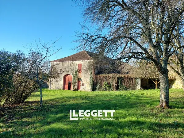Maison 1 pièce 260 m²