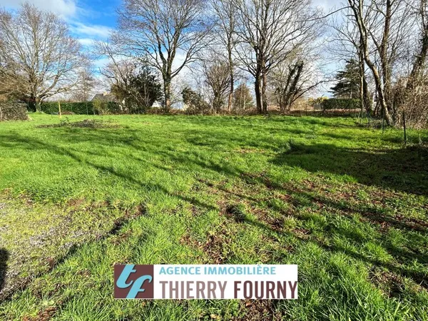 Terrain 600 m²