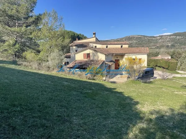 Aux portes d'ANDUZE, maison d'architecte F6 de 210 m2 avec p