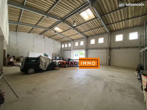 Local industriel 600 m²