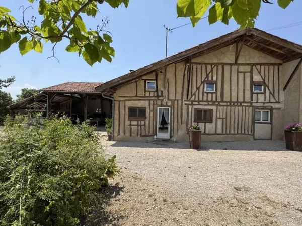 Maison 11 pièces 303 m²