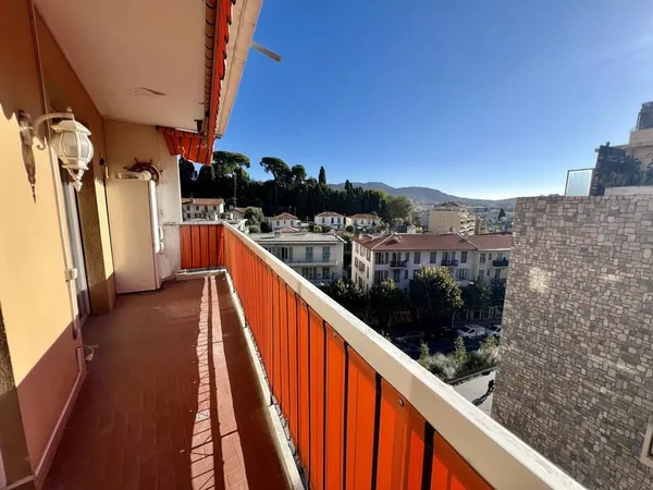 Vente Nice Nord Cessole - 3 Pièces - A rénover - Terrasse - Etage Elevé