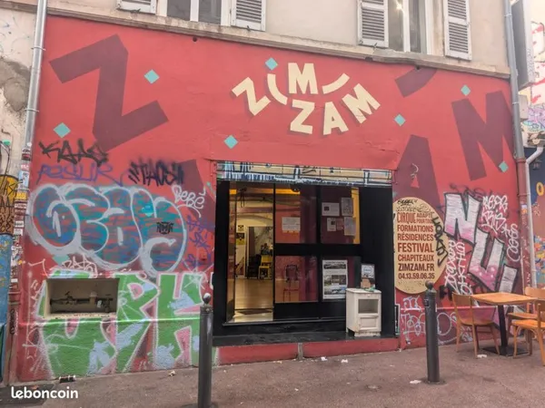 Local Commercial de 82m2 - Court Julien