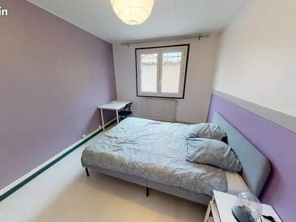 Chambre 5 pièces 64 m²