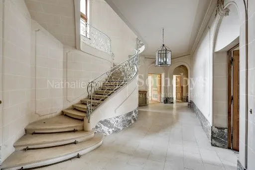 Maison 12 pièces 750 m²