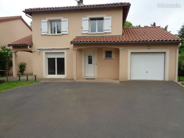 Maison à louer à Coubon