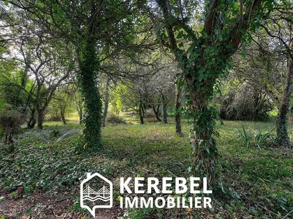 Terrain 900 m²