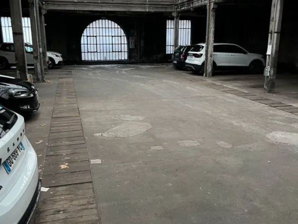 Parkings ? Rue Jacques Desgeorges, Saint-Étienne