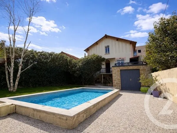Maison 10 pièces 171 m²