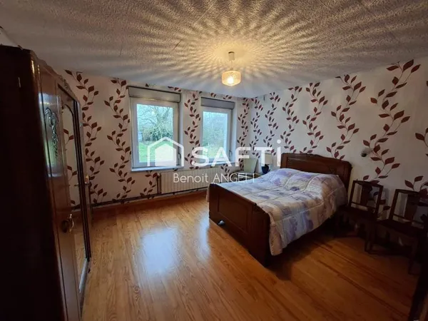 Appartement bien entretenu dans une maison jumelée