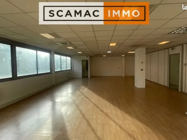 Bureau 110 m²
