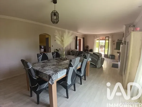 Maison 9 pièces 210 m²