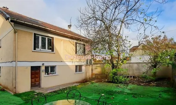 Champigny Sur Marne - Maison 5 Pieces - Terrain De 274 M² -